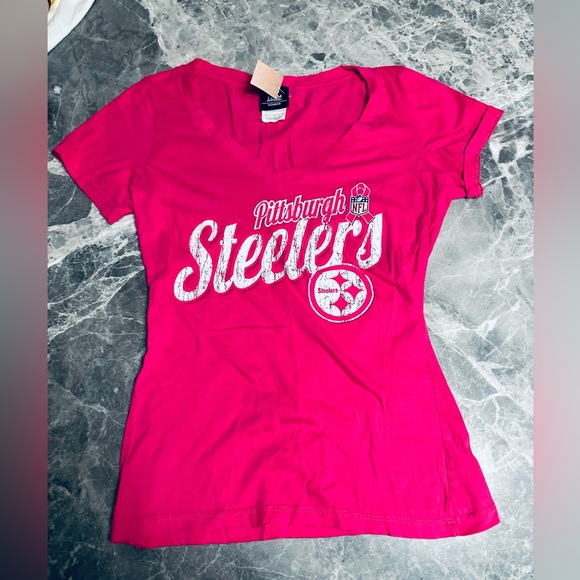 Medium NFL  Pittsburgh Steelers Women's  Breast Cancer Pink T-shirt - Picture 1 of 5